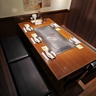 ゆったり座れるテーブル席◎ご家族や友人との食事に！