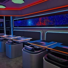 テーブル席のご用意ございます。ご友人やご家族でのご利用もいただけます。