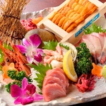 旬の魚介類を使用したお造り、名物の牡蠣やかん蒸し、福島直送の馬刺しなど絶品メニューが勢ぞろい！