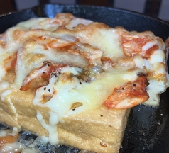 厚揚げキムチのマヨチーズ焼き