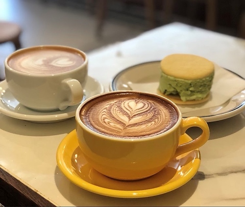 松陰神社前商店街にあるおしゃれなコーヒースタンド“BY & BY”