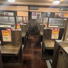 《気軽な集まりに》仲間同士の飲み会や地元の集まりにもぴったりなテーブル席♪肩肘張らずに楽しめる空間です！