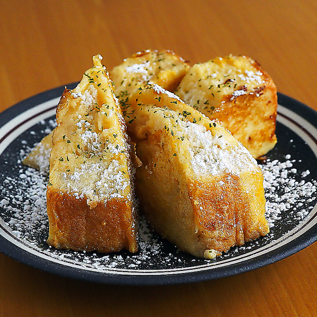 くるみレーズンパン使用のとろっと甘いフレンチトースト！アイス付で嬉しい♪お腹も心も満たされる♪