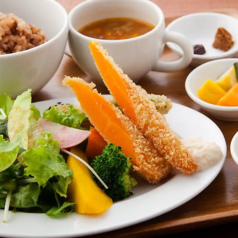 限定15食の特別ランチプレート