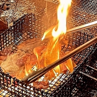 匠の技が光る！骨付きもも肉