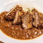 「伊達の純粋赤豚」を使って作るこだわりのルーカレーはヴァサラロードならではの濃厚な味わいです。