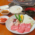 驚きのコスパ！お手頃価格のお肉や各種お料理に加えコスパ良好なドリンクメニューで揃っております！