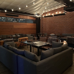 テラスの気持ちいい空気の中、ソファーでゆったり寛げるのが嬉しい♪