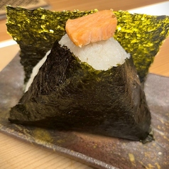 亀の尾で握った　鮭おにぎり　