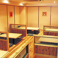 和の趣を感じる掘りごたつ席で、ゆったりとした時間をお過ごしください。