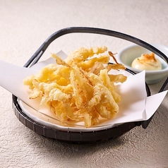 さきいかの天ぷら/手羽先の唐揚げ/鶏ヒザ軟骨の唐揚げ/川海老の唐揚げ
