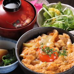 贅沢お昼ごはん！選べる「DAIYAME御膳」や親子丼を堪能