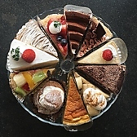 TAKCAFE italian dishes and cakes