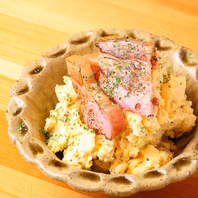 店主自ら市場で厳選する四季折々の食材を使用