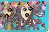 ナイズラフィキにはアフリカのアート【ティンガティンガ】がたくさん飾られています。現地で直接買い付けてきたものでご購入も可能です！画集も置いてありますので、気になる方は見てみてください！