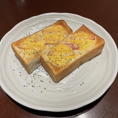 ベーコンチーズトースト