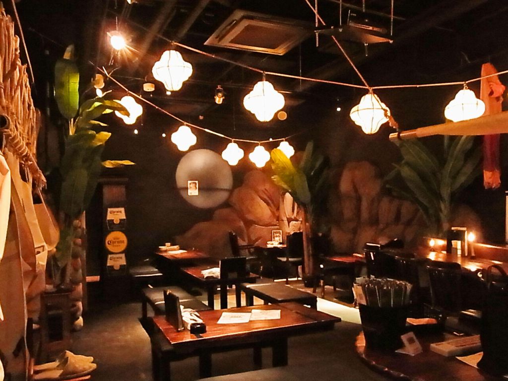 カリブの海賊をイメージした店内は雰囲気だけでも楽しめちゃう♪