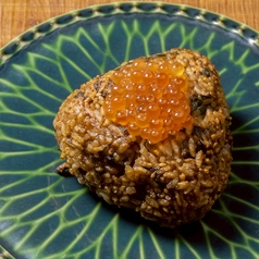 焼きおにぎりいくら乗せ