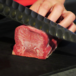 A5ランク和牛を驚きの価格で堪能できる大人の隠れ家！希少部位も厳選し美酒と共に心ゆくまで焼肉を。