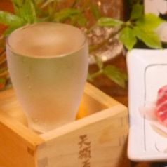 日本酒は零れるほどの升酒でご提供！