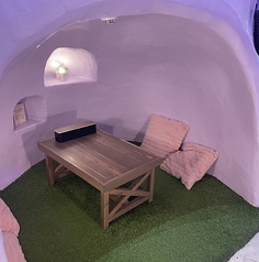 開放的な店内でゆっくりとお楽しみいただけます♪まるで"かまくら"の中で過ごしているかのようなお席は、勉強や仕事など集中したい時にも最適です◎ランチタイムやカフェタイムなどにもぜひご利用ください。