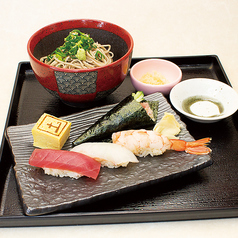 《温/冷》かけ蕎麦(小)と鮨セット