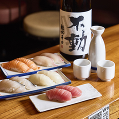 全国の銘酒を厳選!鮮魚や寿司の旨味を引き立てる一杯