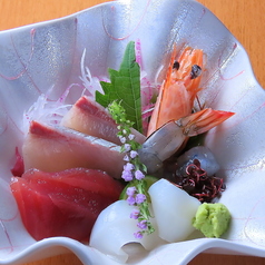 その日に水揚げされた愛媛県産の鮮魚もございます☆