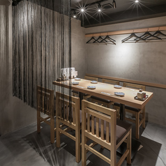 【テーブル席6名様】ちょっと人数が多めのグループ様も安心の広々としたテーブル席です★ご接待や各種ご宴会、ちょっとしたお集まりなど、幅広くご利用いただけます！