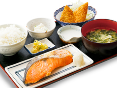 厚切り甘塩鮭定食