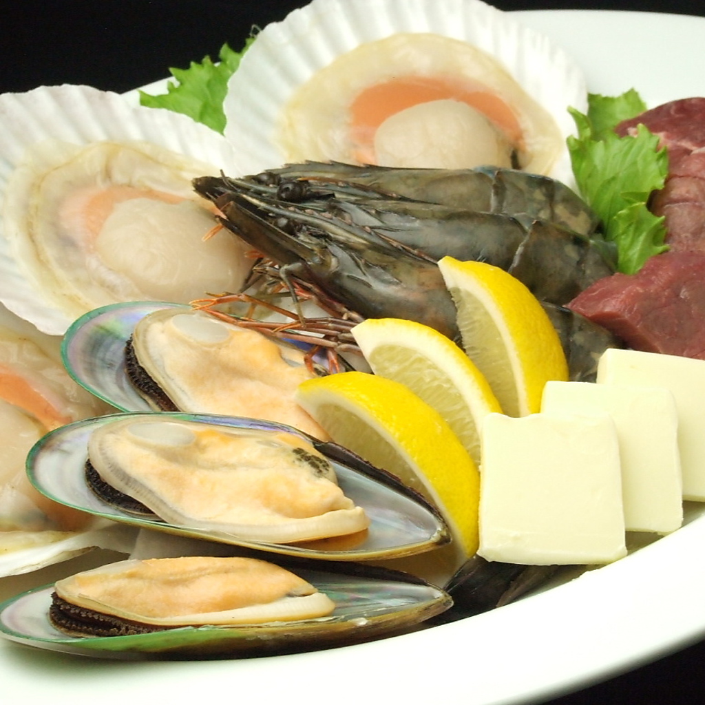 素材の旨さを生かした鉄板焼きMENUもさらにパワーUPして登場！！