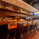 広々としたカウンター席でお一人様も安心の落ち着いた店内。様々なシーンにお気軽にご利用ください。