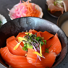 肉と牡蠣 時々薪炭 CARTAのおすすめランチ3