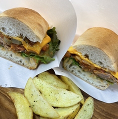 プルドポークとチリビーンズのパニーニ