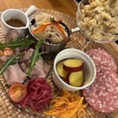 【進化し続ける前菜5種盛り】