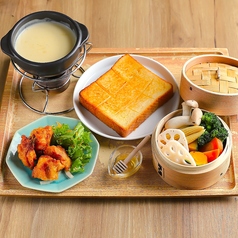 【ハニーチーズフォンデュ】ハニーフライドチキンとハニーバタートーストと季節野菜の蒸篭蒸しセット