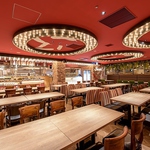 最大120名入れる店内は広々♪ゆったりとおくつろぎください♪