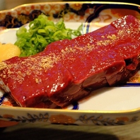 店主自慢の逸品料理あり