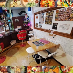 Dテーブル　２～３名出入口付近に配置してあります。