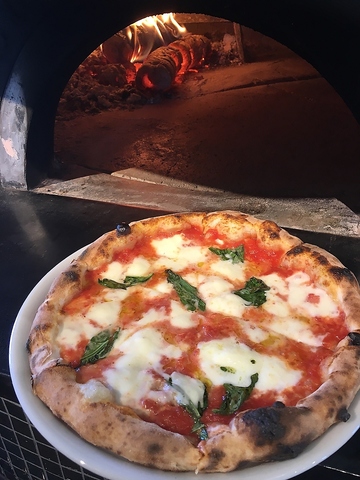 本格的なピッツァとみよし流イタリア料理が楽しめるお洒落な農園レストラン！