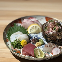 季節の食材を仕入れ、ご提供。
