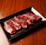 A5ランク黒毛和牛のハラミやロースなど、牛タン以外の部位も自慢の逸品。