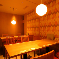 【個室12名様 テーブルタイプ】じぶんどき札幌すすきの駅前店の飲み放題は「スタンダード」と、スタンダードメニューに加え銘柄焼酎や日本酒などをお楽しみ頂ける「プレミアム」、更に、プレミアムメニューに加え店内の日本酒全種類をお楽しみ頂ける「日本酒飲み放題」をご用意しております。