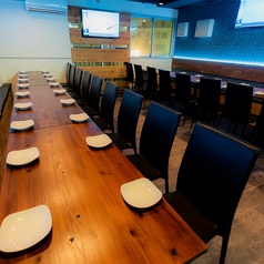 最大50名様まで(6名様×2卓/4名様×4卓)カラオケ付き個室