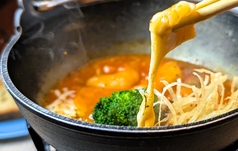 エビチリフォンデュ　バゲット添え