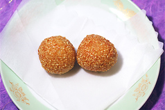 ココナッツまんじゅう(2ヶ)/ごま揚げ団子(2ヶ)/桃あんまん(1ヶ)