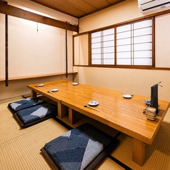 ご利用人数に合わせて使える落ち着いた個室6名様から完全個室として利用可