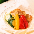 料理メニュー写真 地鶏とフォアグラの包み焼き