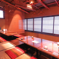 5名から7名様（最大7名）までご案内可能な掘りごたつ席（半個室）です。プライベート重視の接待や会食に最適です。(土足不可）