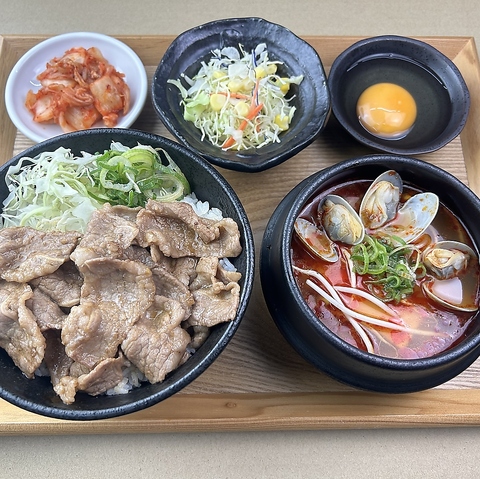 カルビ丼・スン豆腐専門店 三肉屋 三宮本店(三宮/韓国料理